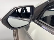 Hyundai Kona 1.6 GDI HEV Premium | Trekhaak Afn 13polig| Apple Carplay / Android Auto | Navigatiesysteem | Elektrisch Verstelbare Voorstoelen | Bestuurdersstoel + Geheugen | Parkeersensoren Voor + Achter | Camera Voor + Achter | Stoelverwarming + Stoelkoeling | Stuurv