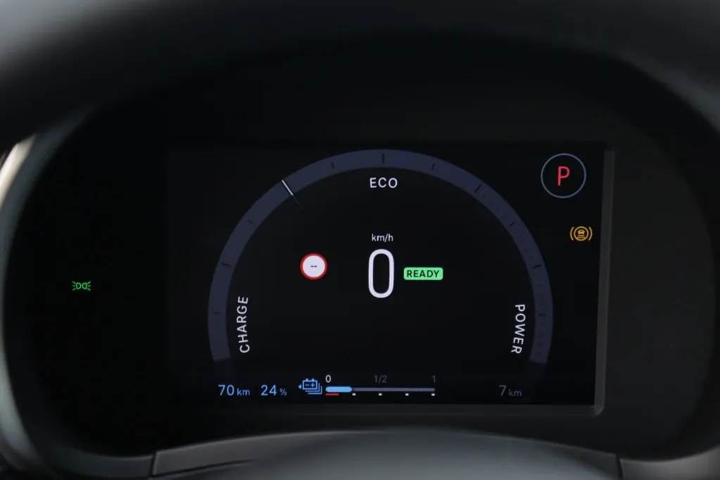 Fiat 600e RED 54 kWh | Carplay | Clima | Cruise | Direct Leverbaar