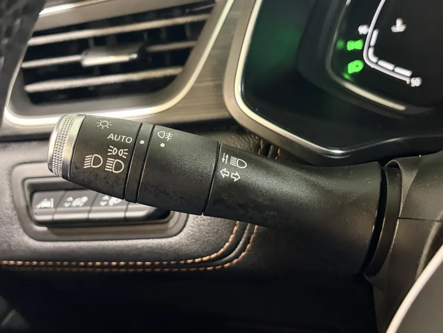 Renault Captur 130PK TCe Initiale Paris Automaat | 360 Camera | Cruise Control Adaptief | Parkeersensoren | Stoel & Stuurwiel Verwarming | Climate Control | Licht & Regen Sensor | Dodehoek Detectie |
