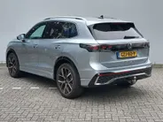 Volkswagen Tiguan 1.5 eTSI 150pk DSG-7 R-Line Business + Elekt. Trekhaak Wegklapbaar / Origineel Nederlands /