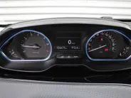 Peugeot 2008 1.2 PureTech Allure | Airco | Cruise | 16' LM |