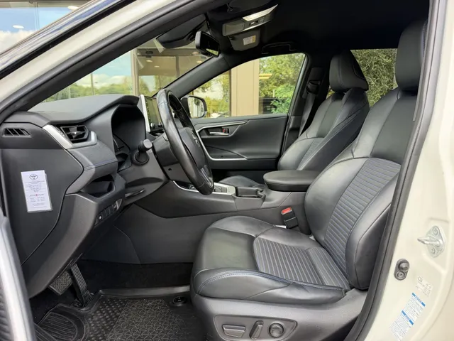 Toyota RAV4 2.5 Hybrid AWD Bi-Tone