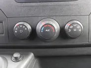 Renault Master T33 2.3 dCi L2H2 Stop & Start | Automaat | Trekhaak | Camera | Airco | Navi | Cruise | 16' LM | PDC | Licht-/regensensor | Volledig betimmerd |