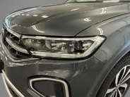 Volkswagen T-Roc 1.5 TSI 150pk DSG Style · Panoramadak · Camera · Keyless · Elek. Achterklep · Alarmklasse 3 · Massagefunctie Bestuurder · Parkeer Assistent · Stoelverwarming ·