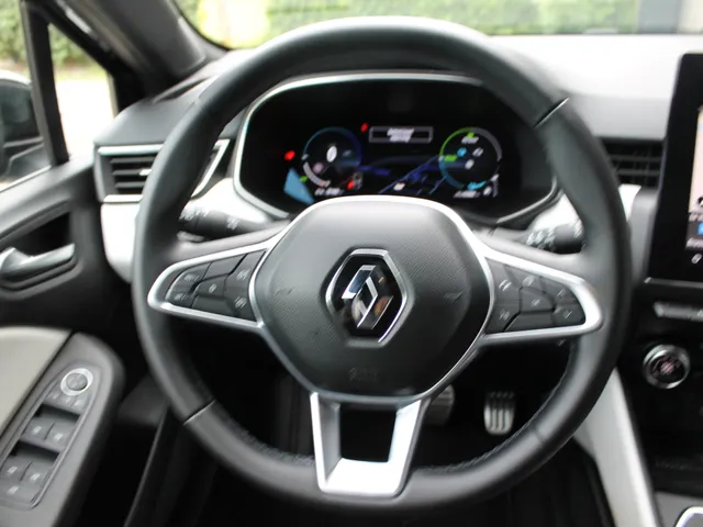 Renault Clio 1.6 E-Tech Full Hybrid 145 techno | Navigatie | Dode hoek melding | Cruise | Climat Control