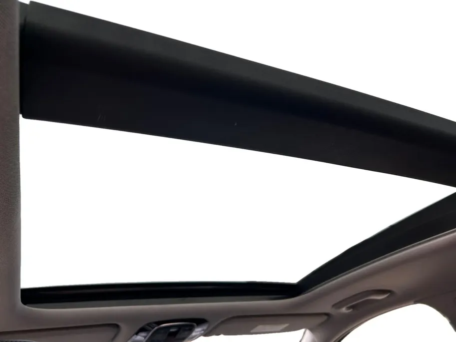 Hyundai Santa Fe 1.6 T-GDI PHEV Premium Sky 7p. | Schuif- kanteldak | Navi | Camera | Stoelverkoeling en verwarming