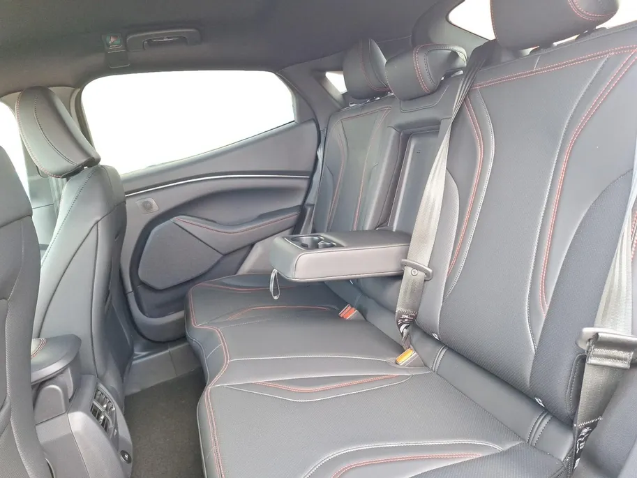 Ford Mustang Mach-E Extended Premium RWD 88 kWh | Technology Pack + | B&O Audio | El. Vert. Bestuurdersstoel+Memorie | Full Led | 360Camera | Adaptive Cruisecontrol | Dodehoekdetectie |