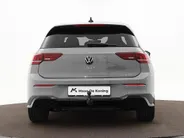 Volkswagen Golf 1.5 eTSI 150pk DSG R-Line · Apple/Android Car Play · Trekhaak ·  Camera + Parkeersensoren · Stoelverwarming · Garantie t/m 24-09-2030 of 100000km.