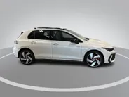 Volkswagen Golf 1.5 eHybrid 272pk DSG GTE · Panoramadak · Camera · Inklap. Trekhaak · Leder Vienna · Head-Up Display · Stuur-& Stoelverwarming + verkoeling · Garantie t/m 15-06-2030 of 100.000km