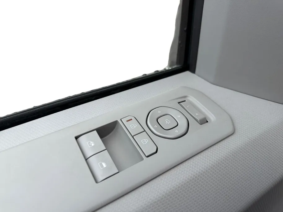 Kia PV5 Passenger Elite Executive 71.2 kWh Full options | Elektrische schuifdeuren en kofferklep | Leder interieur | Stoelvewarming + verkoeling | Achterbank verwarmbaar |
