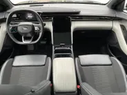 Ford Explorer Premium Extended Range RWD 77 kWh | Full Option | Black uitvoering | Trekhaak | Dealer onderhouden | AGR stoelen 12-wegs verstelbaar 21 inch wielen | Panoramadak | 1e eigenaar |