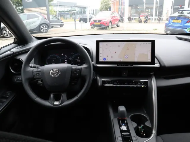 Toyota C-HR 2.0 PHEV 220 First Edition | Trekhaak | Stuur en stoelverwarming VERKOCHT