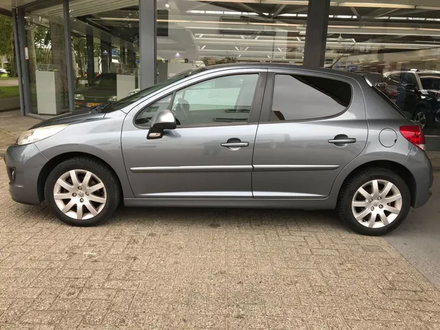 Peugeot 207 1.6 VTi Sportium