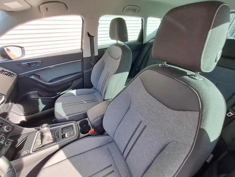 SEAT Ateca 1.5 TSI Style Business Intense | Keyless start | ECC | Navigatie | Camera | Cruise control adaptief | Apple Carplay/Android Auto | 17'' LM
