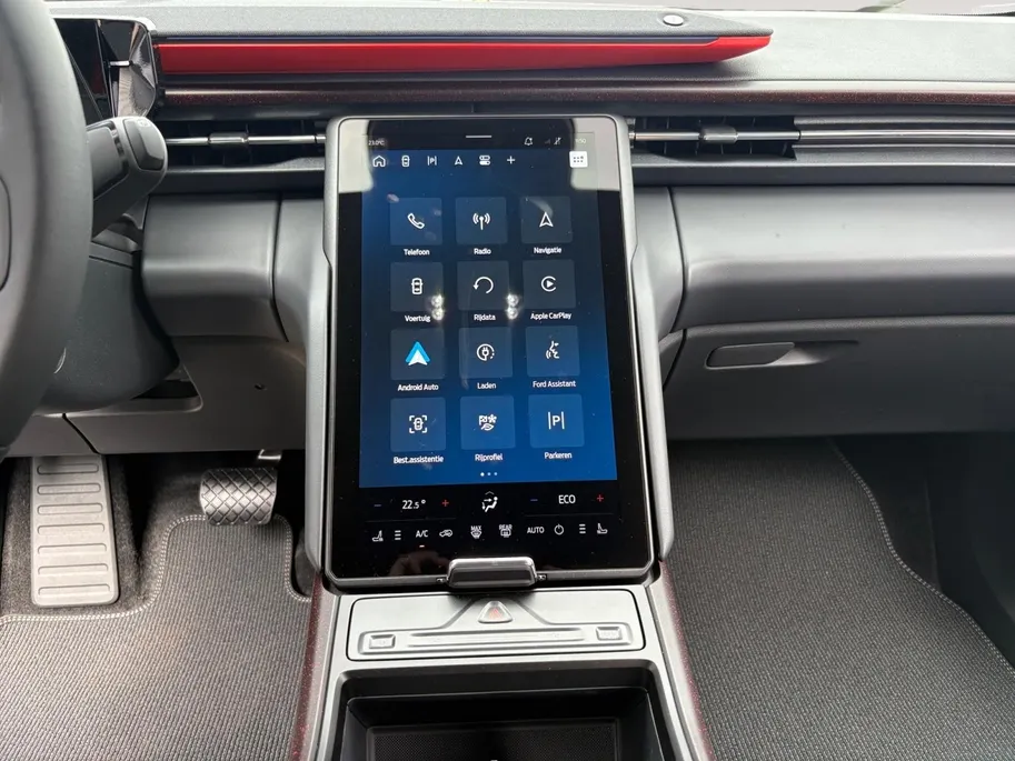 Ford Explorer Collection Extended Range RWD 79 kWh | Direct Leverbaar | €3.500.- korting | 0,99% rente | Trekhaak | B&O | Driver assistance pack |
