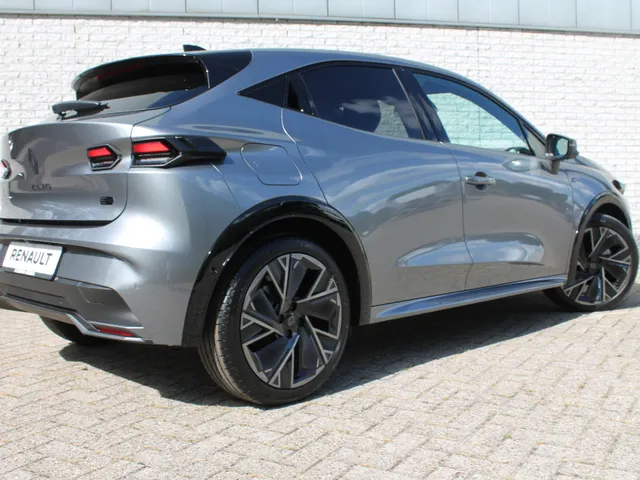 Renault Clio 1.8 Hybrid 160 esprit Alpine *  Vermelde prijs is inclusief korting t.w.v. 1300,- *