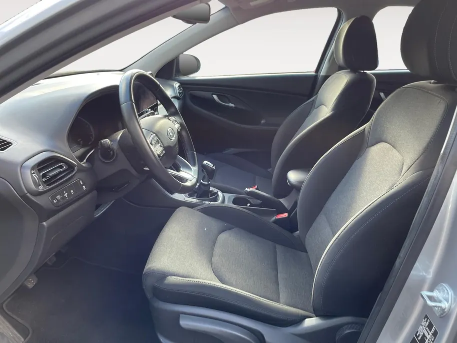 Hyundai i30 Wagon 1.0 T-GDi MHEV Comfort Smart | Navigatie | Apple Carplay & Android Auto | Cruise control | Climate control | Achteruitrijcamera | Parkeersensoren achter |