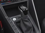 Volkswagen Polo 1.0TSI/95PK R-Line-Edition · Panoramadak · Camera + Parkeersensoren · Apple/Android Car Play · Stoelverwarming · Apple/Android Car Play · Clima · Info Active Display ·