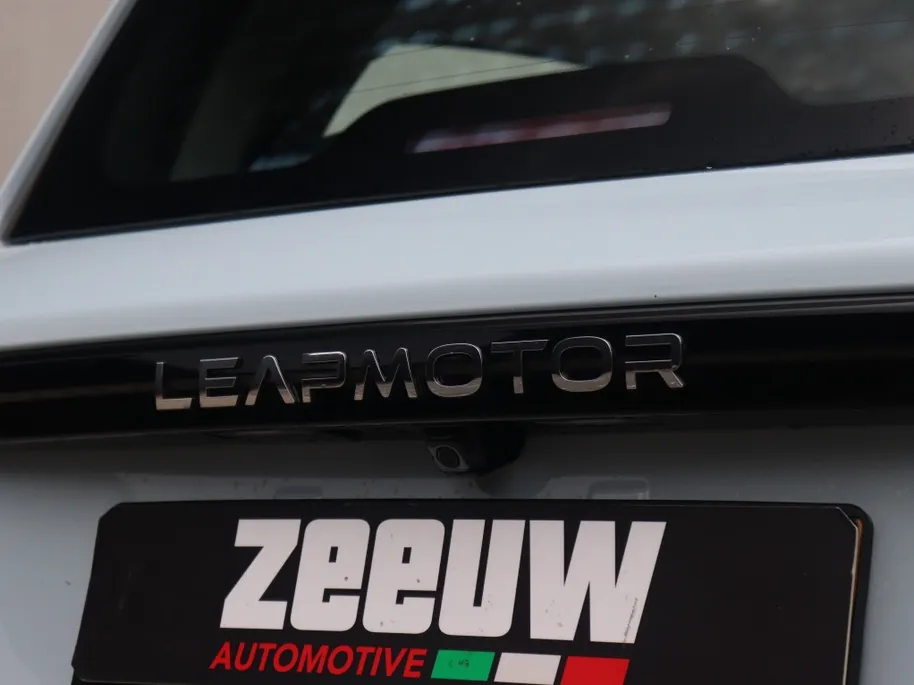Leapmotor T03 Design 37.3 kWh | Boek nu uw proefrit | Glazen dak | Camera | LMV | PDC