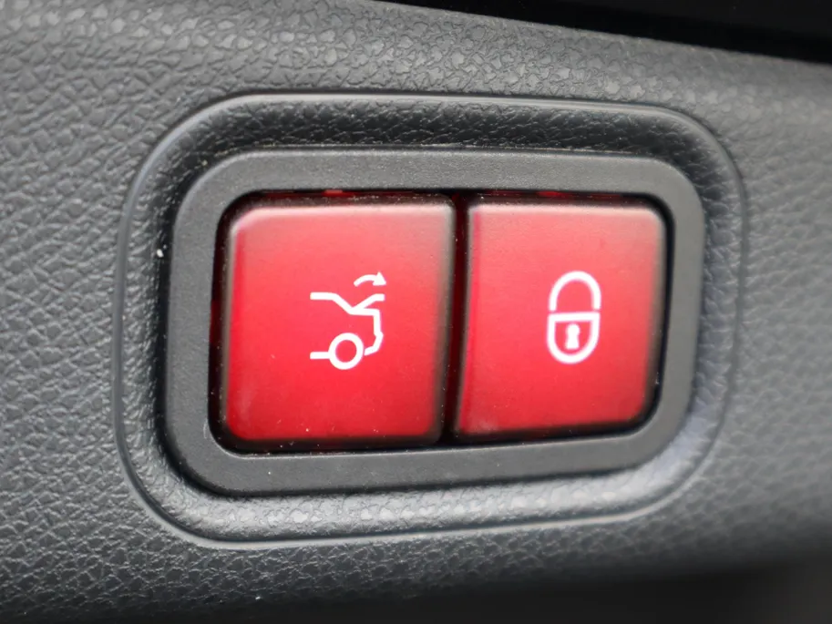 Mercedes-Benz E-Klasse 300 e Business Solution AMG l Keyless l Achteruitrij camera l Stoelverwarming l Dodehoekassistand