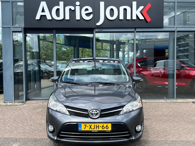 Toyota Verso 1.8 VVT-i Dynamic Business Top 5 editie AUTOMAAT | TREKHAAK | A.CAMERA | STOELVERWARMING | PANORAMADAK | 17INCH LMV | NED. AUTO |