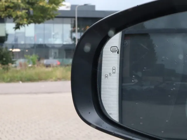 Suzuki Vitara 1.4 BoosterJet Hybrid Select Automaat All Seasons | Carplay | Adaptive Cruise