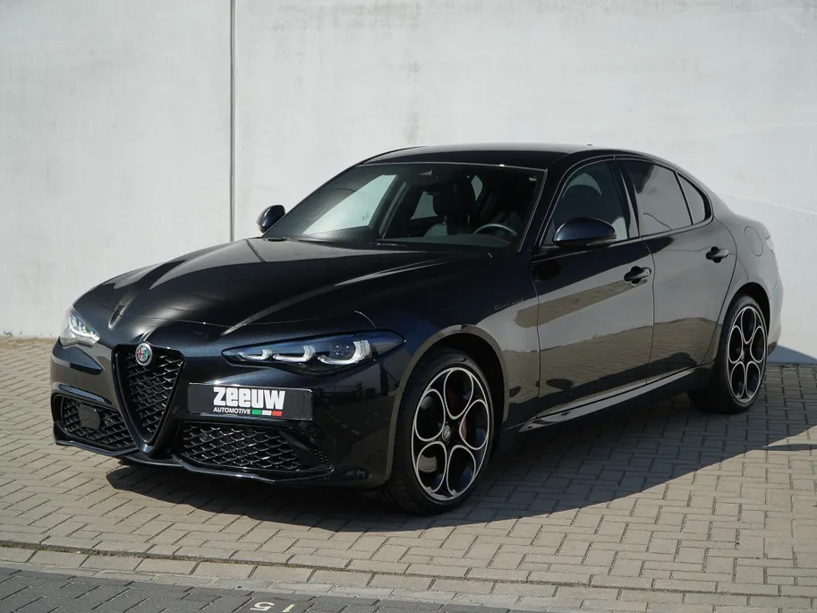 Alfa Romeo Giulia 2.0 Turbo 280 PK Competizione Q4 AWD | Harman | Veloce | 19'