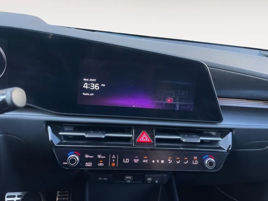 Kia Niro 1.6 GDi PHEV ExecutiveLine | Cruise Control | Climate Control | Camera | Navigatie | Stoelverwarming | Stuurverwarming | Stoelventilatie | Memory | Open Dak |