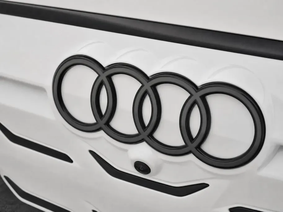 Audi A6 e-tron S edition 83 kWh 286 PK · Tech Pro · 21' LM Velgen · Bang & Olufsen Sound · Panorama-glasdak · Privacy glas · Head up display · Luchtvering · Servosluiting