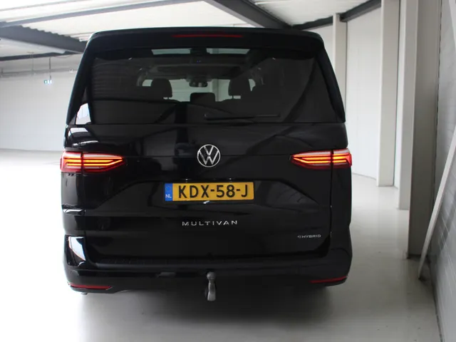 Volkswagen Multivan 1.4 eHybrid L2H1 Life Business (5-PERSOONS) Panoramadak | Trekhaak | Camera | inklapbare spiegels