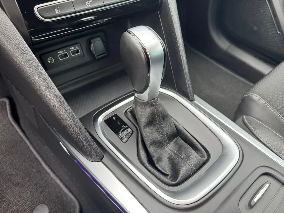 Renault Mégane Estate 1.3 TCe 140 Techno | AUTOMAAT | NAVI | Climate | CAMERA | CRUISE CONTROLE | APPLE CARPLAY / ANDROID AUTO | TREKHAAK (TREKGEWICHT 1750KG) | ZEER NETTE AUTO