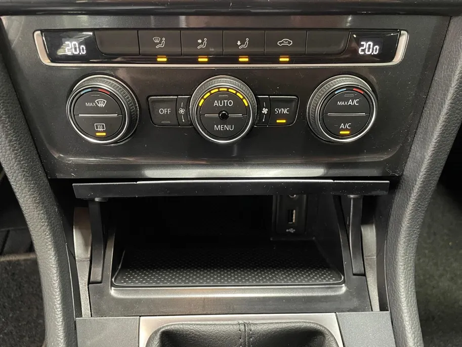 Volkswagen Golf 1.0 TSI Comfortline | Navi | Carplay | PDC |