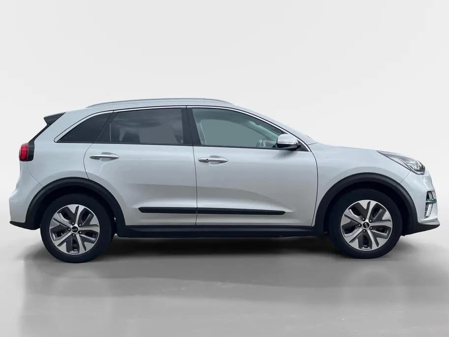 Kia e-Niro DynamicPlusLine 64 kWh | Elektrisch schuifdak | Keyless entry | Stoelverwarming