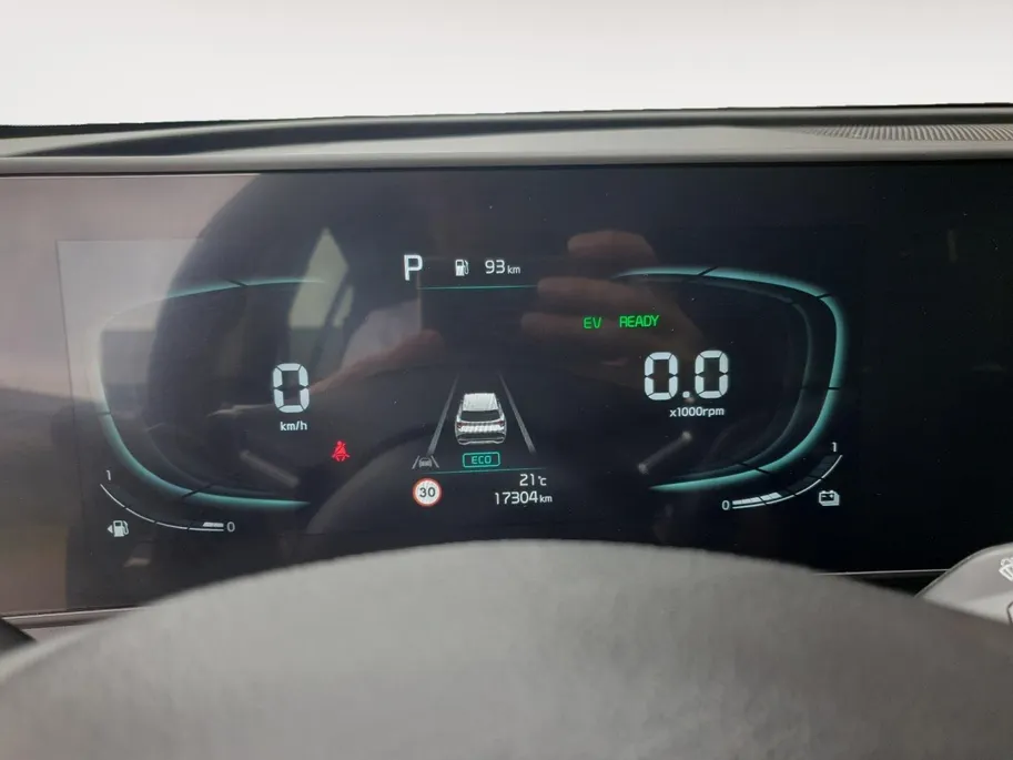 Kia Sportage 1.6T Hybrid DynamicLine | Navigatie | Camera | Parkeersensoren voor en achter | Apple Carplay / Android Auto |