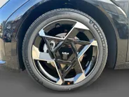 Kia EV4 Hatchback GT-PlusLine 81.4 kWh | Schuif/kanteldak | Lederen bekleding | 360 Graden camera | Head up display | Elektrische achterklep | Elektrische stoel verstelling met geheugen | Stoel verwarming + ventilatie voor | Dodehoek camera | Draadloze oplader | 