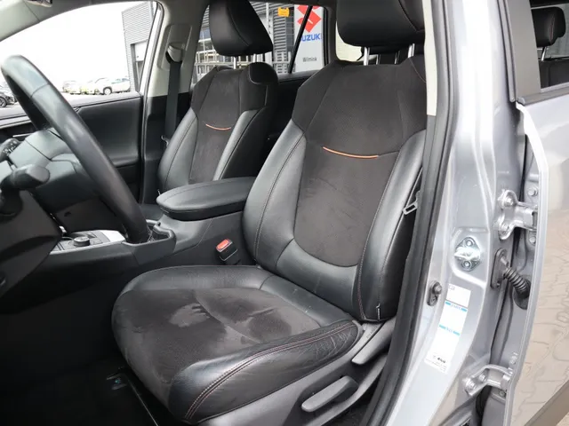 Toyota RAV4 2.5 Hybrid AWD Style | Trekhaak | PDC v/a | Stuur/stoel verwarm.