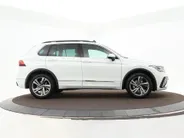 Volkswagen Tiguan 1.4 TSI 245pk DSG eHybrid R-Line Business · Panoramadak · 360 Camera · Wegklapbare Trekhaak · Stoelverwarming · Matrix LED · Head-Up · 19'' Inch ·