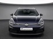Volkswagen Golf Variant 1.5eTSI/130PK R-Line · Navigatie · Apple/Android Car Play · Camera + Parkeersensoren · Stoelverwarming ·  Garantie t/m 12-01-2028 of 100.000km