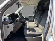 Volkswagen Bedrijfswagens Transporter 2.0 TDI 150pk DSG L2H3 28 Bulli · Camera · Apple/Android Car Play · Trekhaak · Adaptive Cruise Control · Alarmklasse 3 · Navigatie · Elek. Inklapbare Spiegels ·