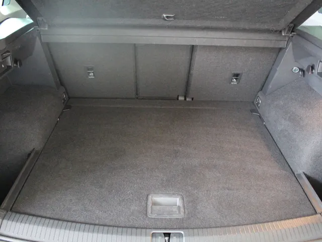 Volkswagen Tiguan 1.5 TSI Elegance Apple Carplay | Parkeercamera | Stoelverwarming | Inklapbare buitenspiegels | Climate Control