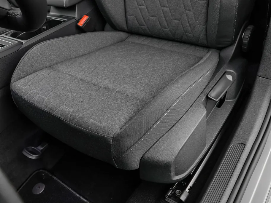 Volkswagen Golf Life Edition 1.5 eHybrid 204 PK 6 versn. DSG · Achteruitrijcamera · Draadloze telefoonlader · Comfort pakket ·