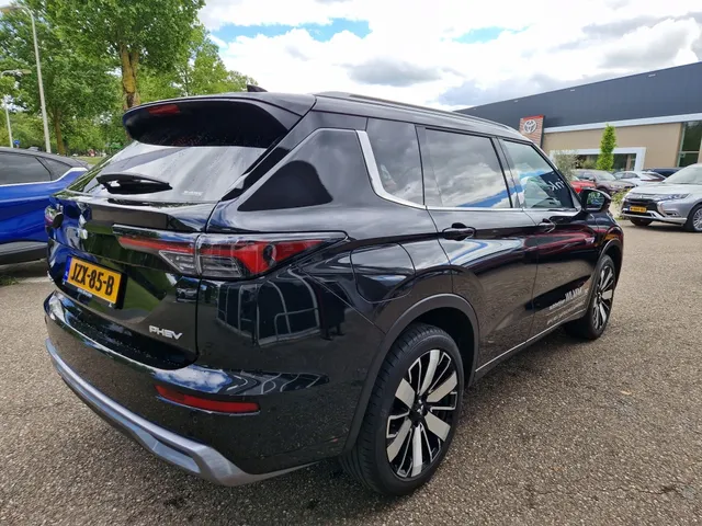 Mitsubishi Outlander 2.4 PHEV Instyle+