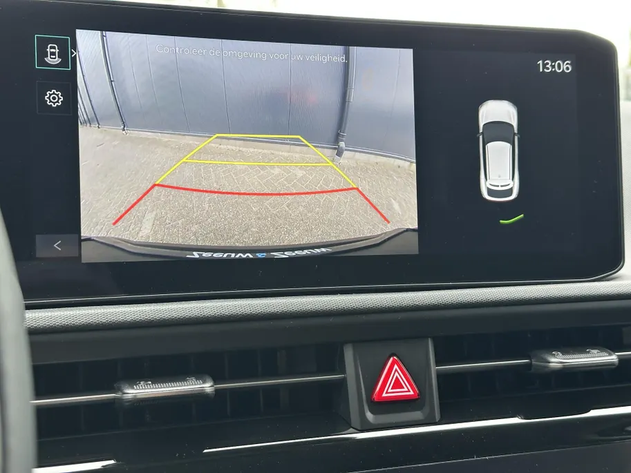 Kia EV6 Light Edition 63 kWh | *Demo direct beschikbaar* | Navi | Camera | Adaptieve Cruise | Clima | Stoel-/Stuurverwarming | Privacy Glass | Apple Carplay | Android Auto