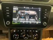 Škoda Superb Combi 1.4 TSI 218pk DSG iV Business Edition · Apple/Android Car Play · Wegklapbare Trekhaak · P-Sensoren · Navigatie · 17'' Inch ·