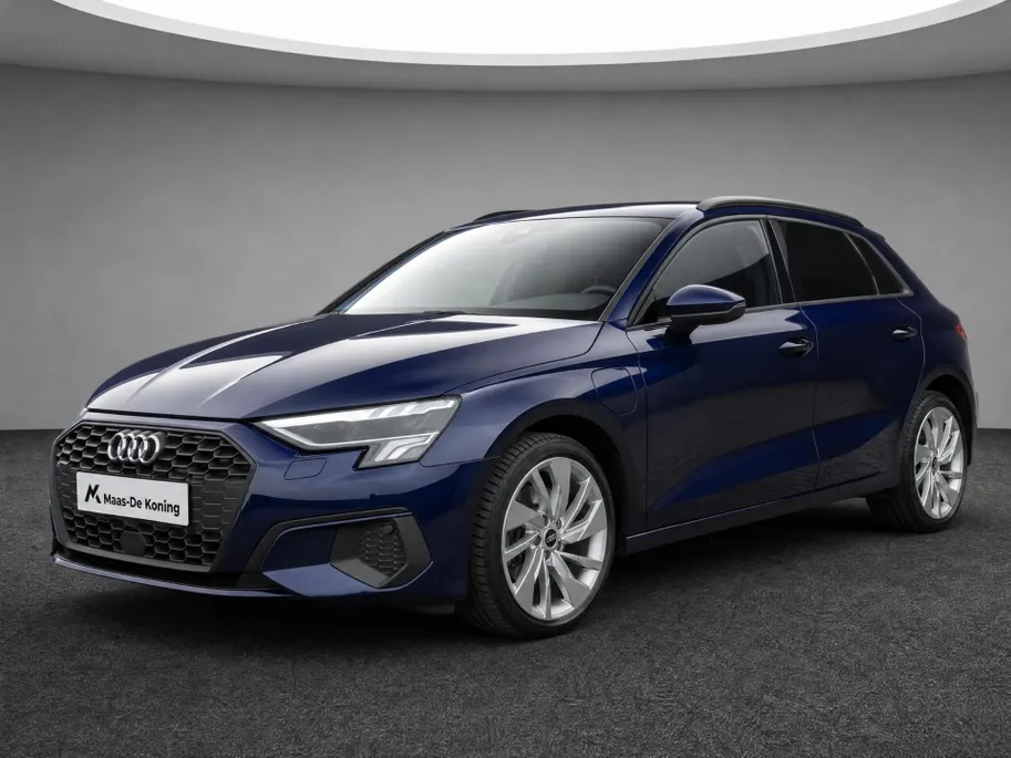 Audi A3 Sportback 40 TFSIe 204pk S-tronic Advanced edition · SOH 92% · Apple/Android Car Play · Stoelverwarming · P-Sensoren · Elek. Achterklep · 18'' Inch ·