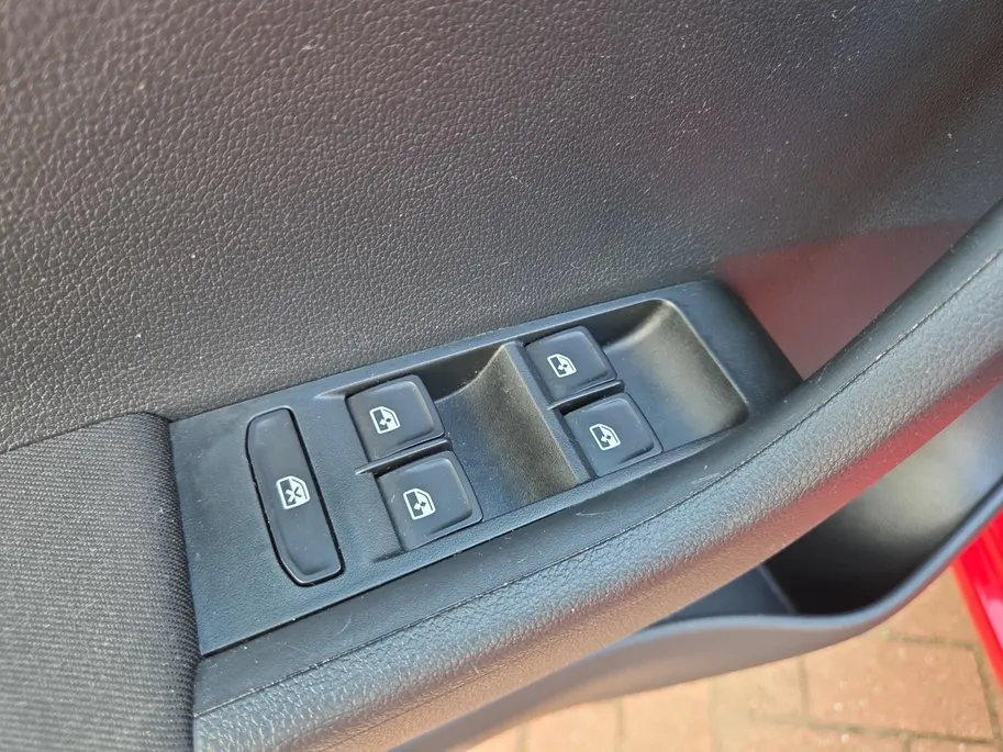 Škoda Fabia Combi 1.0 TSI Drive | Zeer nette auto | Unieke km stand | Navigatie | Tech pakket |
