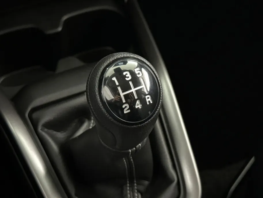 Suzuki Swift 1.2 Style Smart Hybrid | Black & White edition