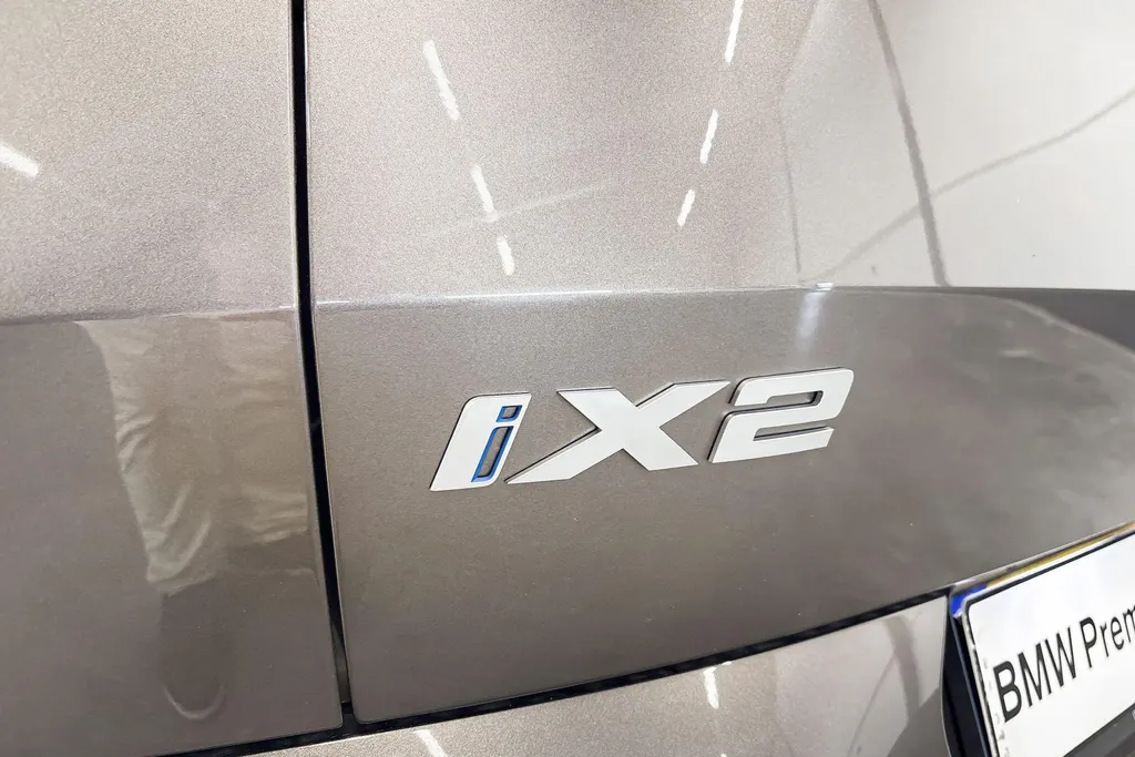 BMW iX2 eDrive20 M Sport Edition Innovation Pack