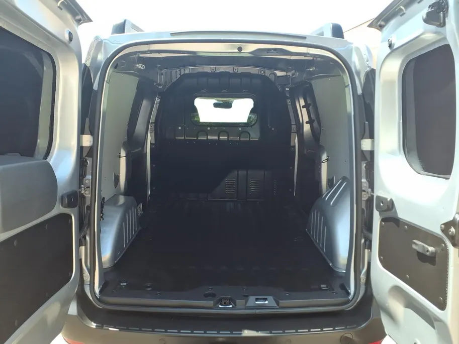 Renault Express 1.5 dCi 75 Comfort + Pack parking , Pack Visibilité  , Pack Safety , Apple Carplay/Android Auto , parkeersensor achter , airco , cruise , trekhaak , zijschuifdeur rechts , camera , parkeersensor voor .