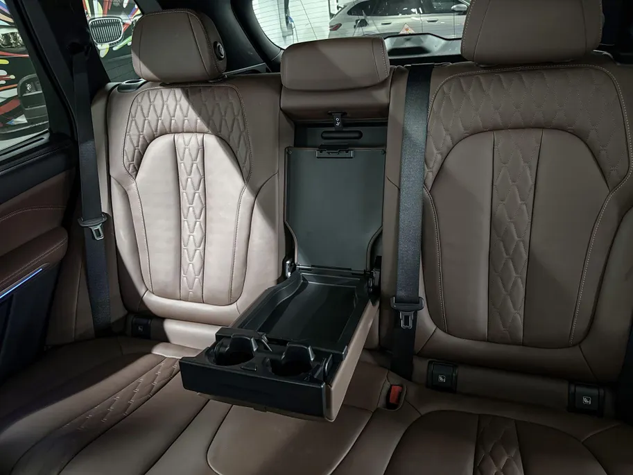 BMW X5 xDrive50e Launch Edition